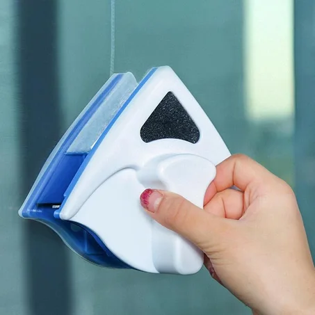 ماسحة زجاج النوافذ  المزدوجة