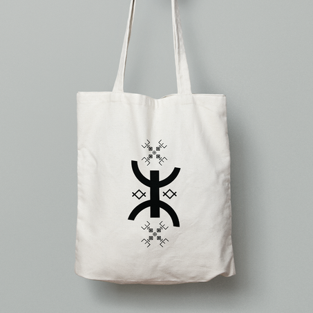 "أصالة الأمازيغ في أناقتك – tote bag تيفيناغ بتصميم يعكس الهوية"