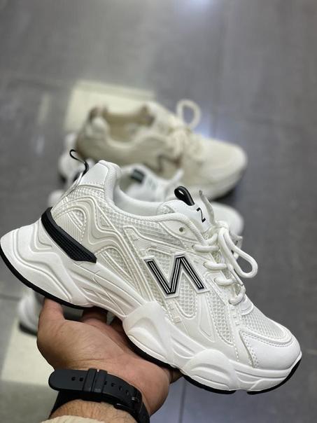 أحدية الفتيات