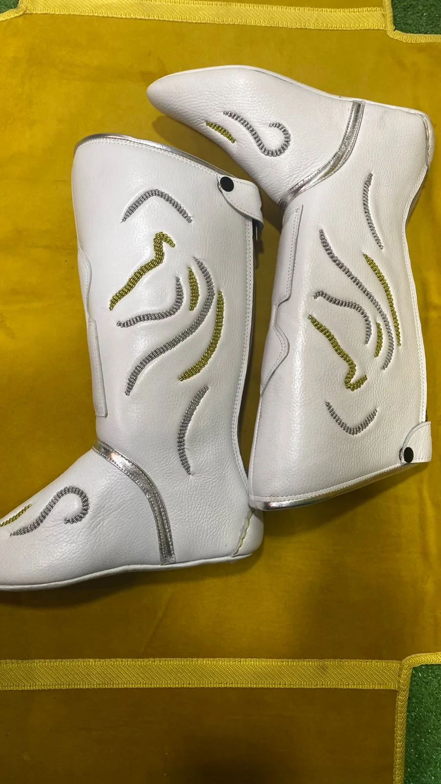 تماك فاخر مطرز يدوياً بالصقلي