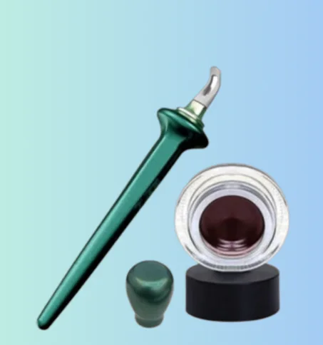 أداة تطبيق الآيلاينر