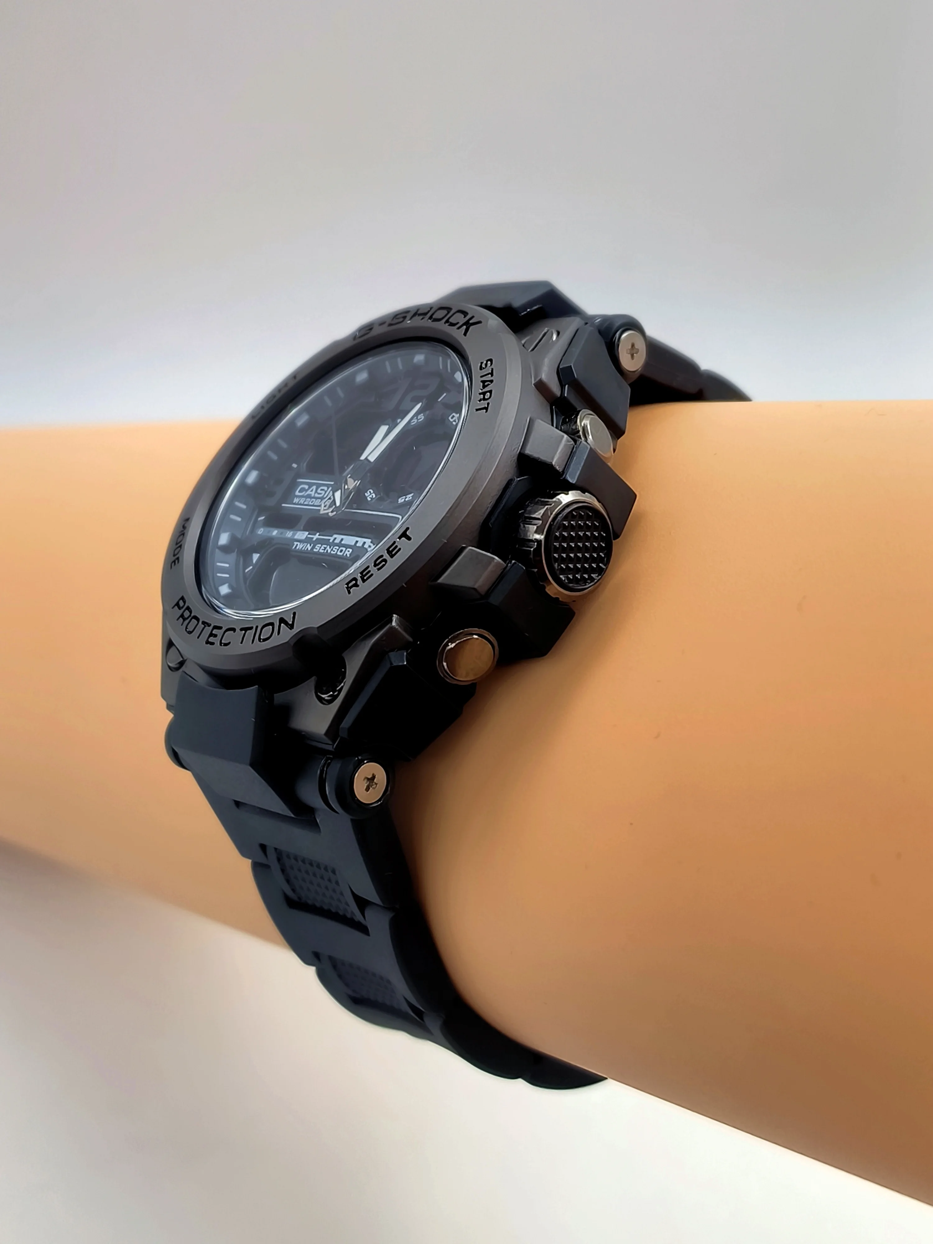 G-SHOCK GST-8600