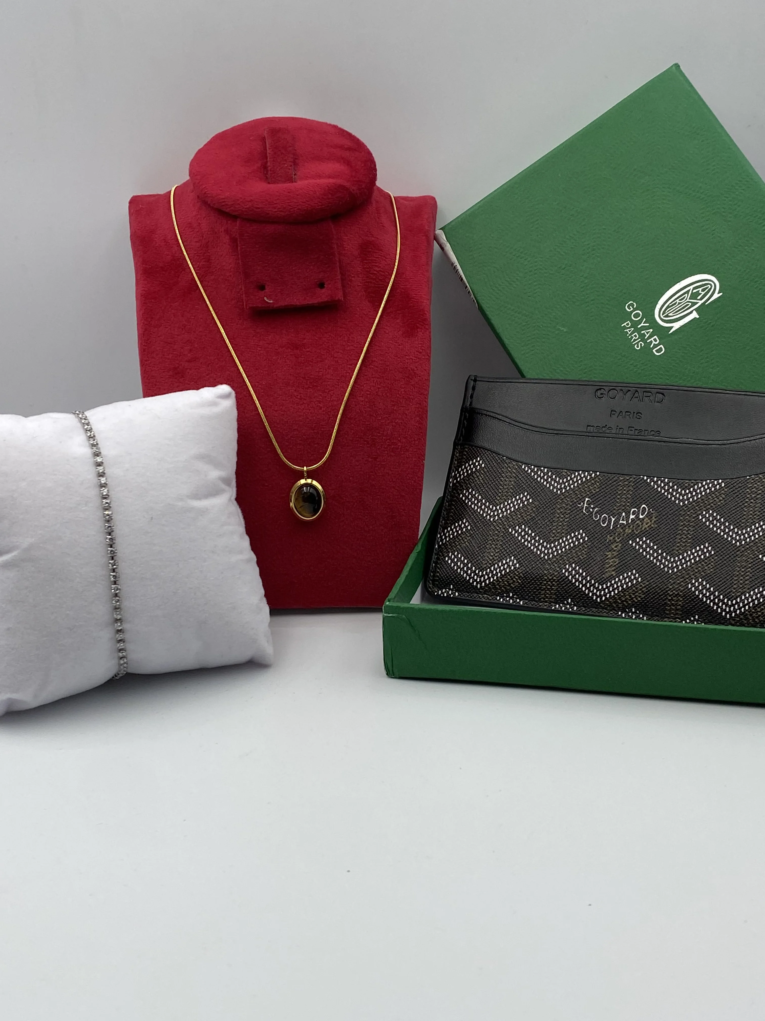 bracelet collier porte cartes Goyard ensemble elegance