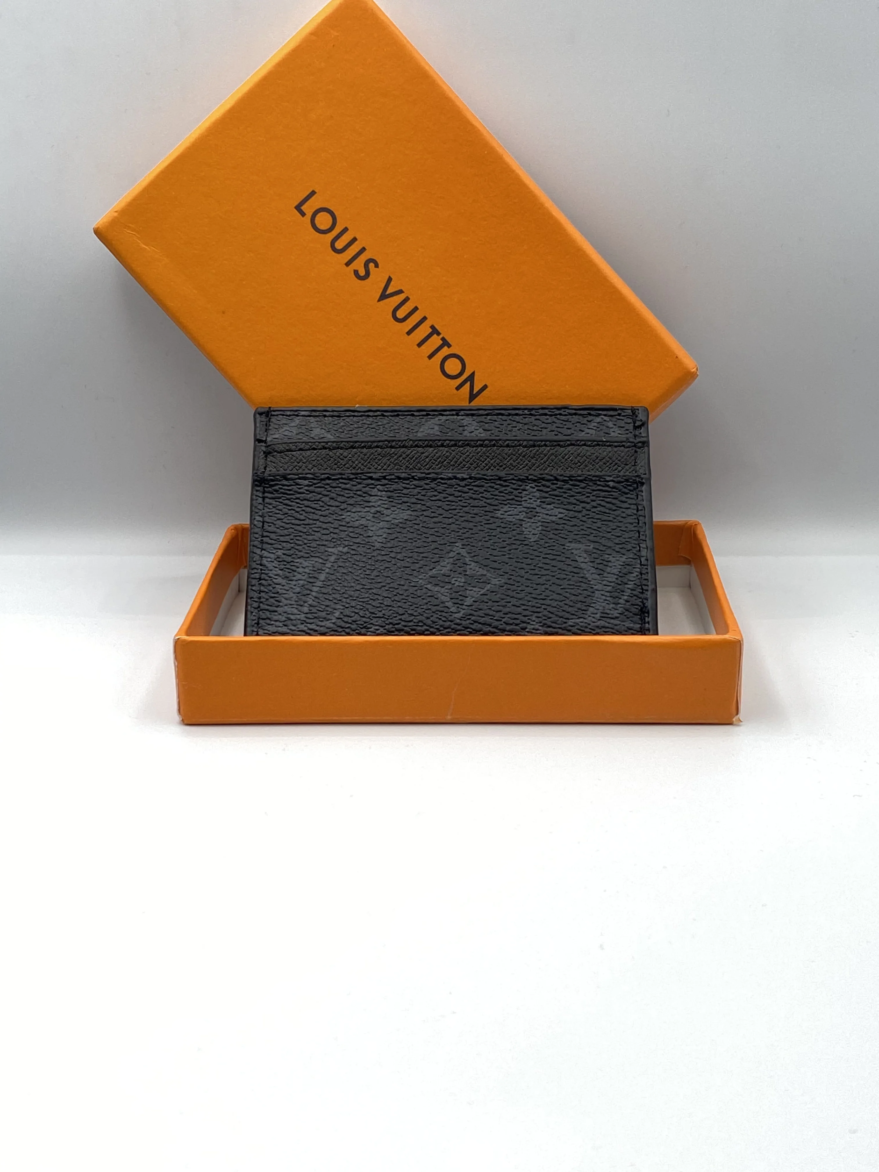Porte-Cartes Louis Vuitton – Monogram Élégance