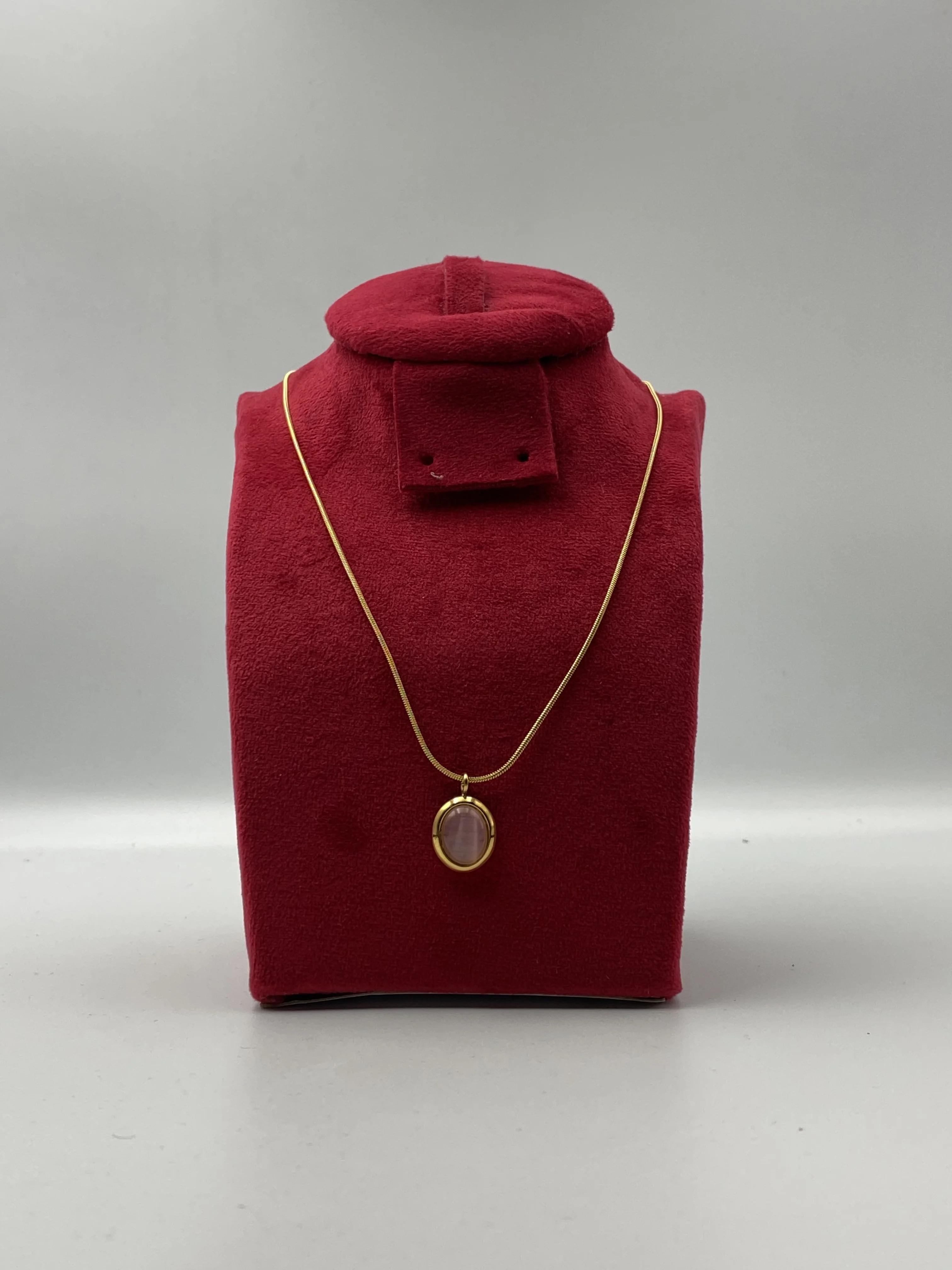Collier Élégance Ovale – Chaîne Dorée