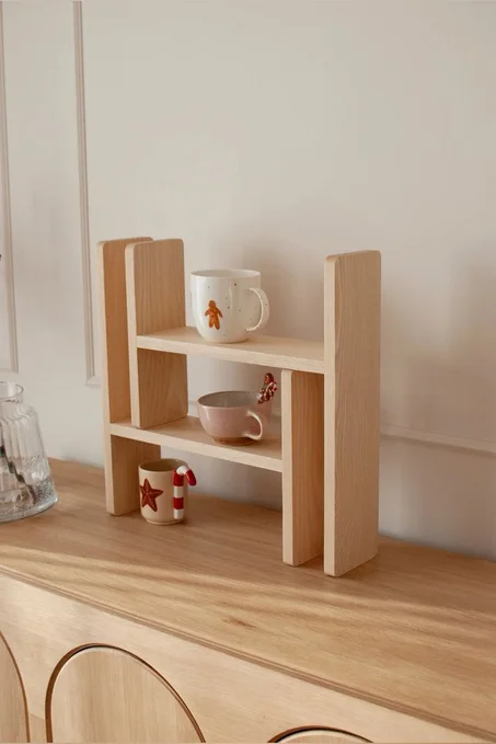 رف طاولة خشبي أنيق لتنظيم المطبخ والديكور