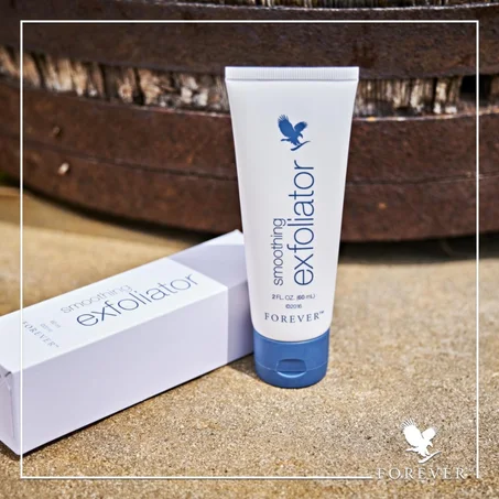 تجمع العناية بتقشير البشرة بين الكفاءة والنعومة لمساعدتك على محاربة البشرة الباهتة وإعادة البشرة الخشنة والحيوية إلى الحياة.