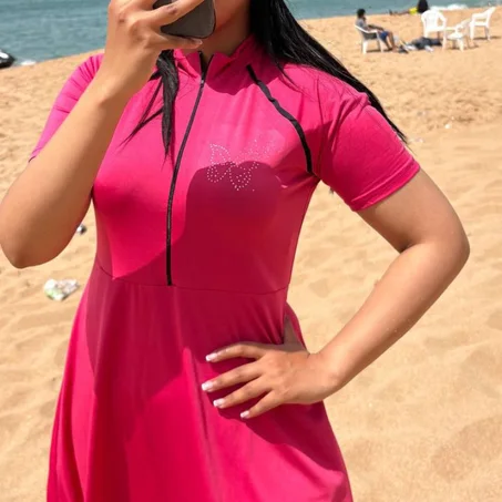 بوركيني أنيق متكون من ثلاث قطع