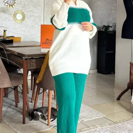 اخترنا لك هذالطقم من الأطقم التي تتميز بخاماتها وأناقتها الراقية وجاذبيتها الساحرة