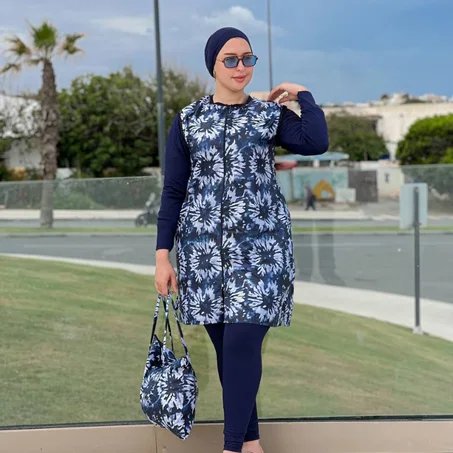 تبحري و تفركسي مع بوركيني طويل