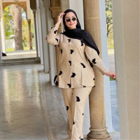 أنصومبل أنيق  يمكن تلبسيه  للجميع المناسبات مصنوع بحرفية عالية بأفخم أنواع التوب  ثوب لولان مطروز1ere Qaliter