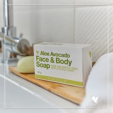 صابون الألوة أفوكادو للوجه والجسم بالصبار يرطب كما أنه ينظف ، مما يجعل البشرة أكثر نعومة وإشراقًا.