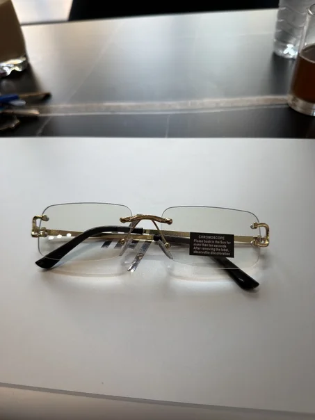 PHOTOCHROMIC TYPE HAKIM