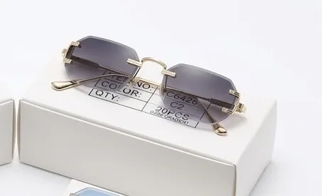 LUNETTES PERCÈES NOIR