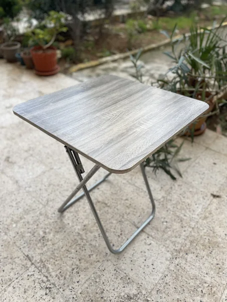 table pliante  طاولة قابلة للطي