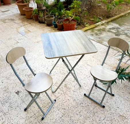 1table + 2 chaise pliante