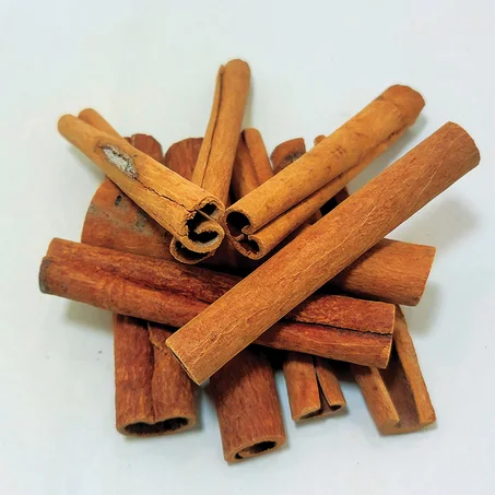 أعواد القرفة / Bâtonnets de cannelle