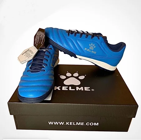 حذاء Kelme Mini-Foot Turf أصلي | راحة وثبات فالتيران الاصطناعي