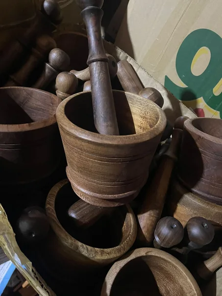 Mortier et pilon en bois de noyer