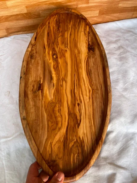 Plateau ovale en bois d’olivier
