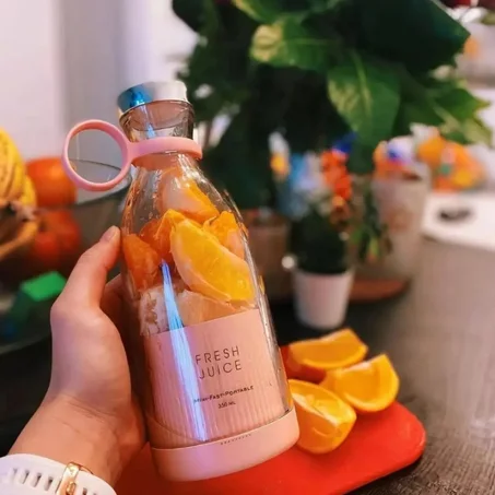 عصارة كهربائية محمولة قابلة للشحن بواسطة USB