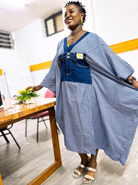 Boubou Sénégalais Élégant pour Femme - Artisanat Traditionnel