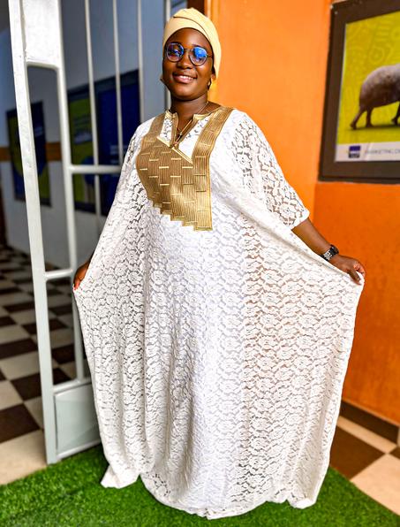 Boubou Sénégalais Élégant pour Femme - Artisanat Traditionnel