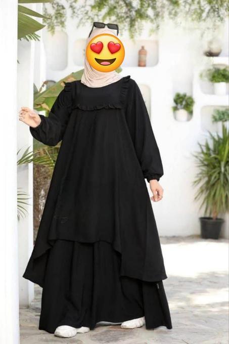 Robe Abaya Noire à Volants – Élégance Décontractée et Moderne
