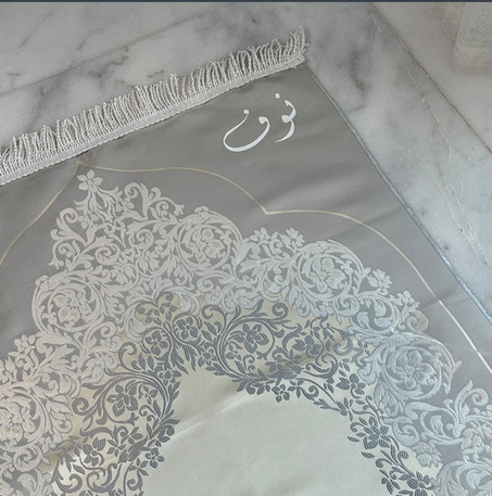 خصم 40% – الفرصة الأخيرة قبل العيد! قطعة استثنائية... ذكرى تدوم للأبد.