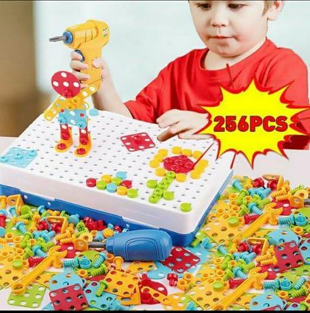 لعبة تعليمية للأطفال حل ألغاز البناء