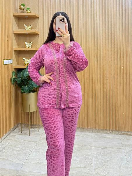 بيجامة محفرة صدف