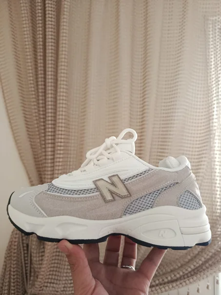 الأحدية والحقائب