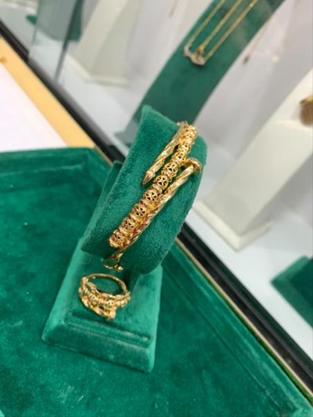 براسلي بالخاتم