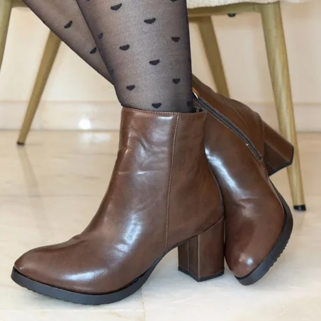 Bottine à Talon avec Fourrure  Chic et Luxueux Marron -- Nouvelle collection 2026