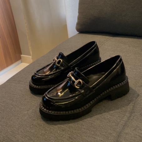 D7 - Loafers Noir Vernis Brillant et Chic Pour Femme   - Nouvelle Collection 2024