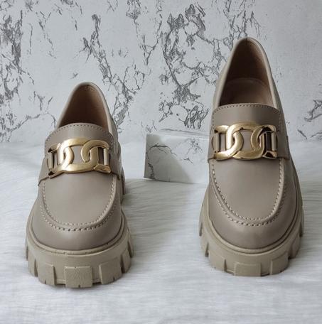 Mocassin femme avec Boucle en Métal Doré -Beige- Nouvelle collection 2023
