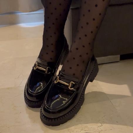Loafers Chic et Confortable  en Noir Vernis Brillant  Pour Femme   -  Nouvelle Collection 2024
