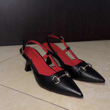 D17 - Escarpin Chic et élégant  avec boucle - Nouvelle Collection 2025