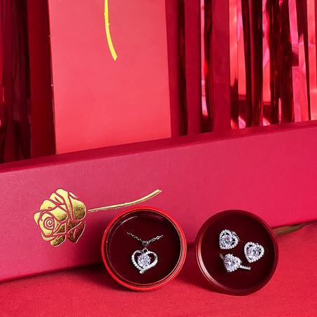 وردة الحب مع طقم مجوهرات