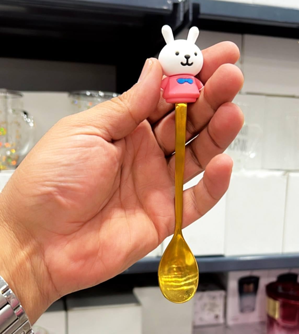 طقم معالق من 6 قطع بتصميم مصنوع من الفولاذ المقاوم للصدأ للفواكه والكعك والقهوة والمشروبات الساخنة والآيس كريم والحلويات الأخرى، لون ذهبي