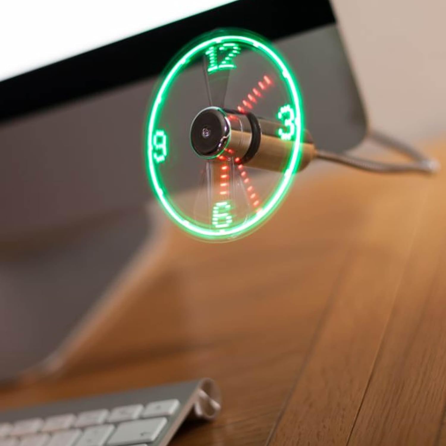 اكورد مروحة ساعة LED بمنفذ USB