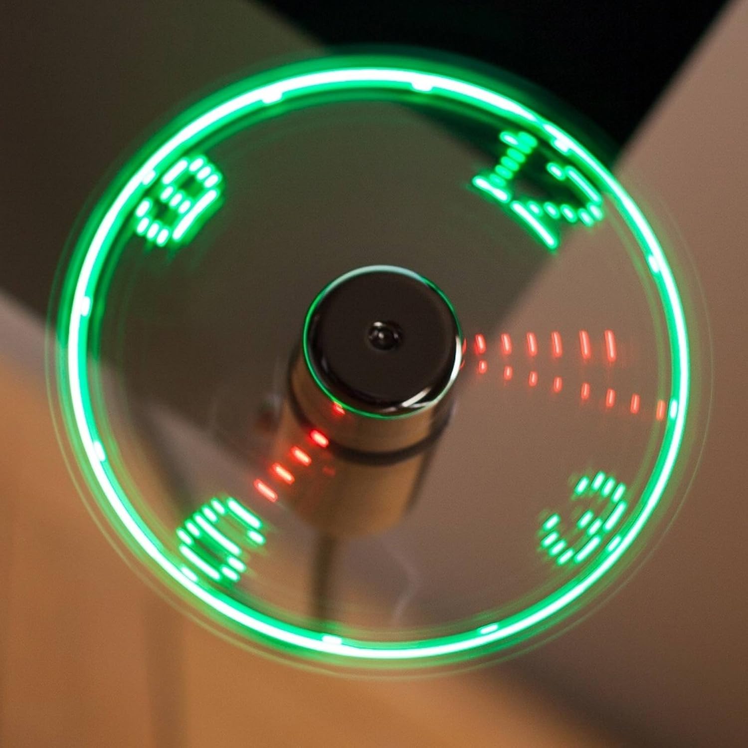 اكورد مروحة ساعة LED بمنفذ USB
