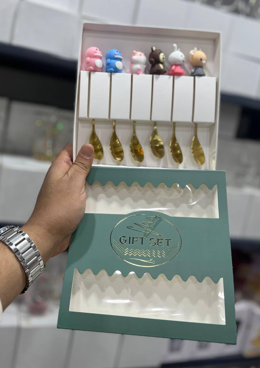 طقم معالق من 6 قطع بتصميم مصنوع من الفولاذ المقاوم للصدأ للفواكه والكعك والقهوة والمشروبات الساخنة والآيس كريم والحلويات الأخرى، لون ذهبي