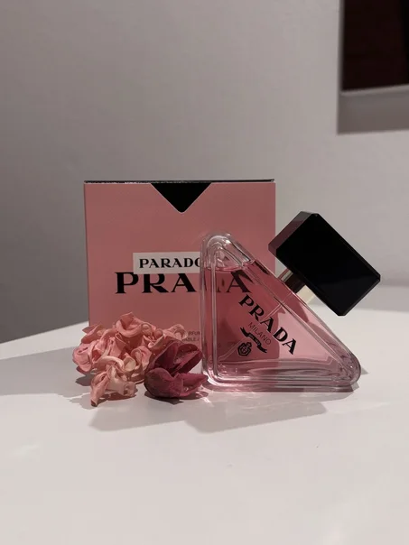 Prada Paradoxe Eau de Parfum – أناقة أنثوية بلمسة عصرية ✨