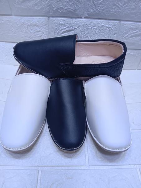 حذاء تقليدي بصناعة يدوية و لمسة خاصة وجلد أصلي 100%