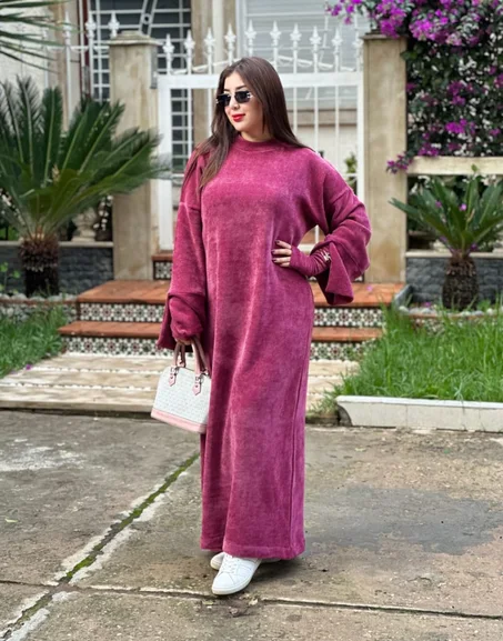 كسوة طويلة مخدومة بتوب القطيفة