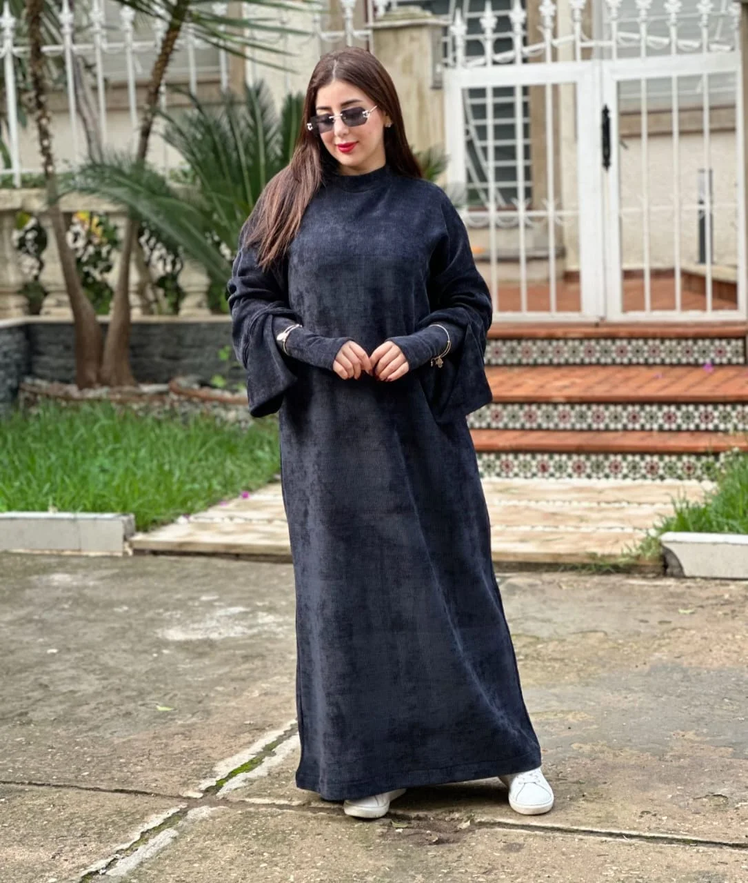 كسوة طويلة مخدومة بتوب القطيفة