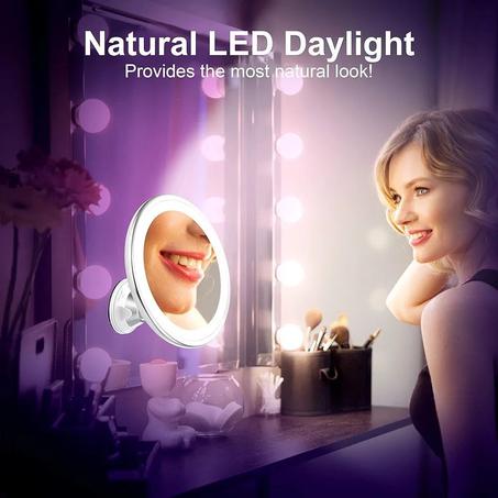 مرآة LED مكبّرة