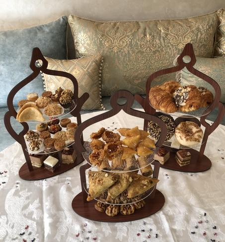 3 استاندات ضيافة بحجم كبير