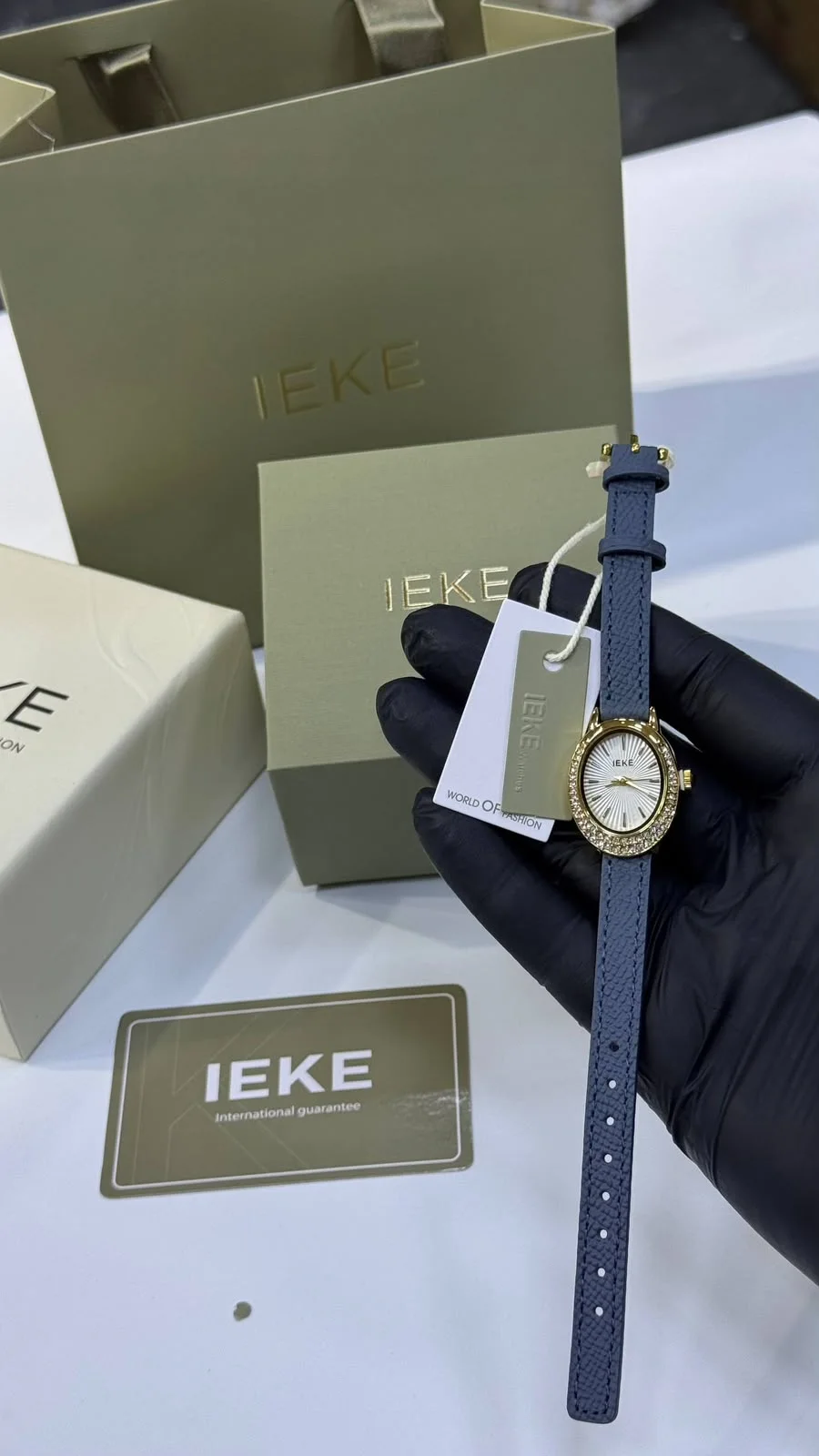 Montre IEKE ovale bracelet cuir FEMME